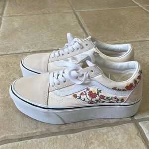 Women’s Platform Floral Vans size 8